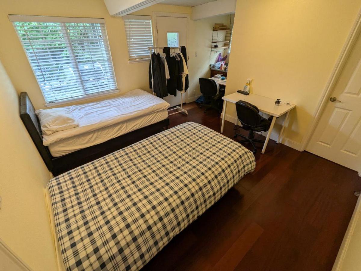 Litera en habitación compartida mixta