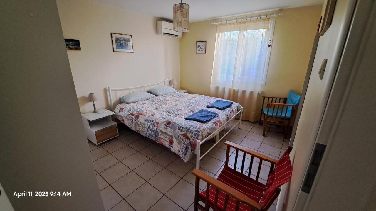 Small House with Garden - B&B Atenas