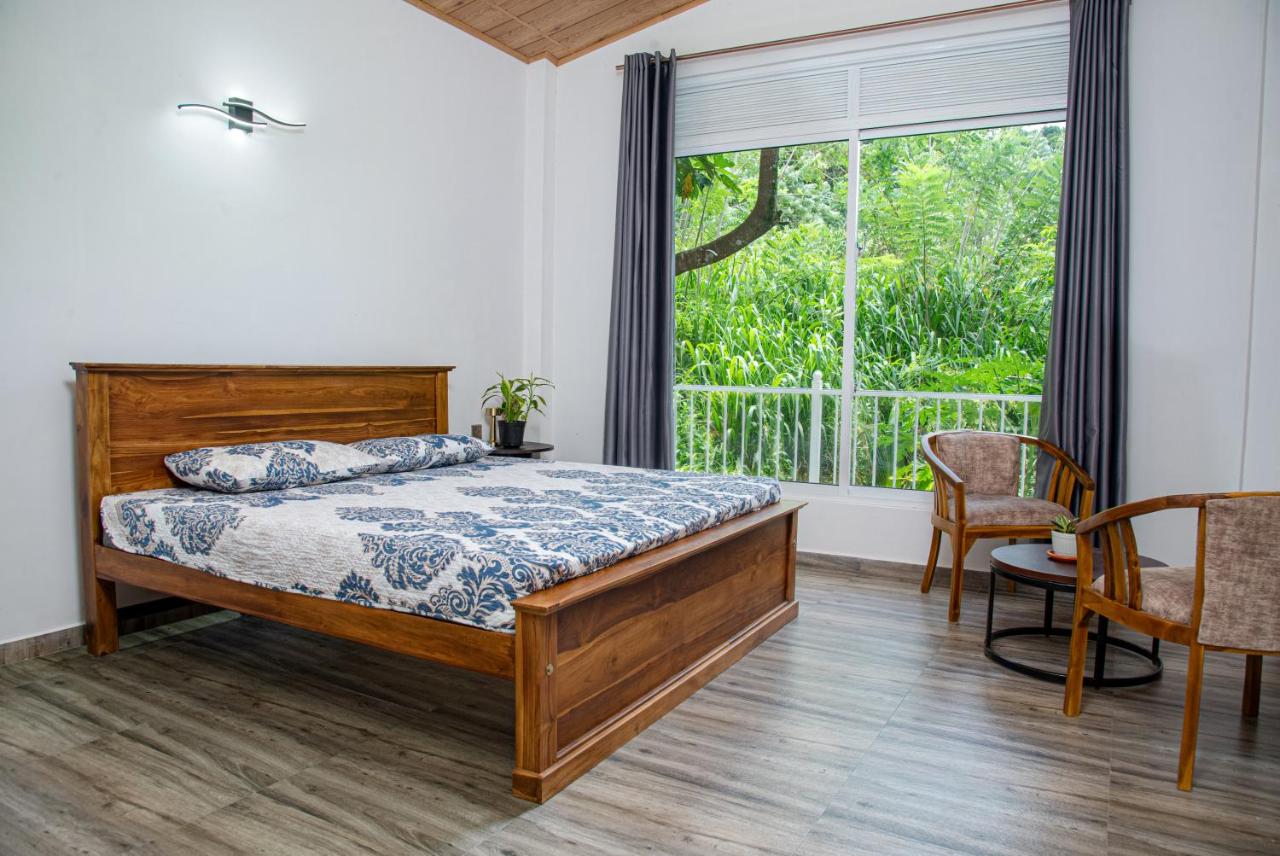 Deluxe Two-Bedroom Apartment with Garden View