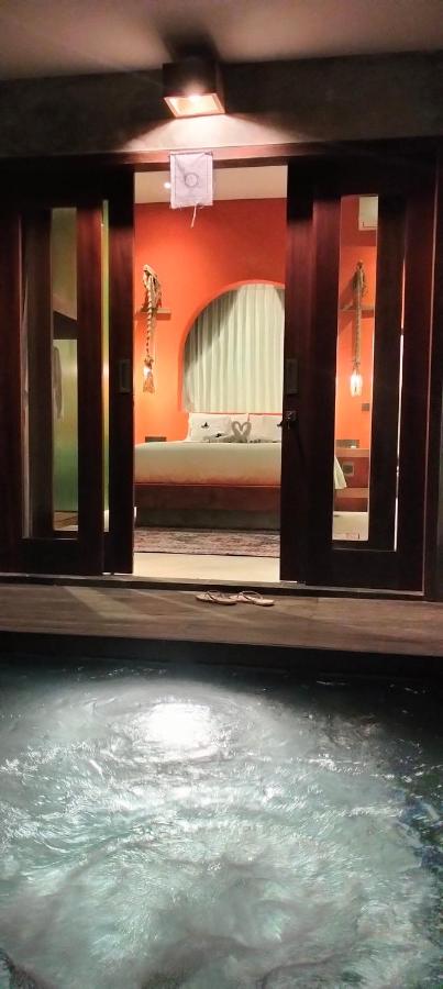 Angel Villa Praivate and tour - B&B Batununggal