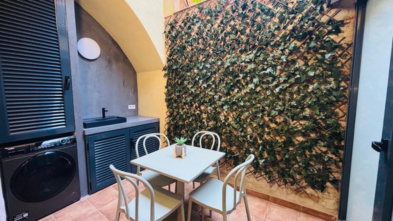 Bajos con encanto by Prestigi - Bed and Breakfast Terrassa