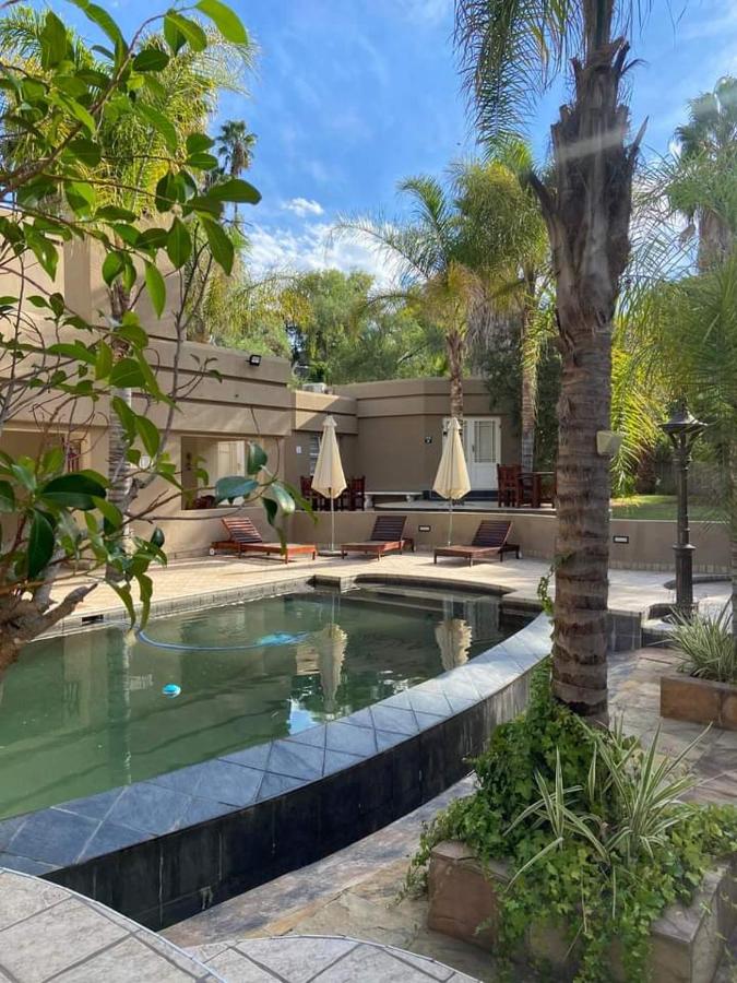 Oudtshoorn Guest House - B&B Oudtshoorn