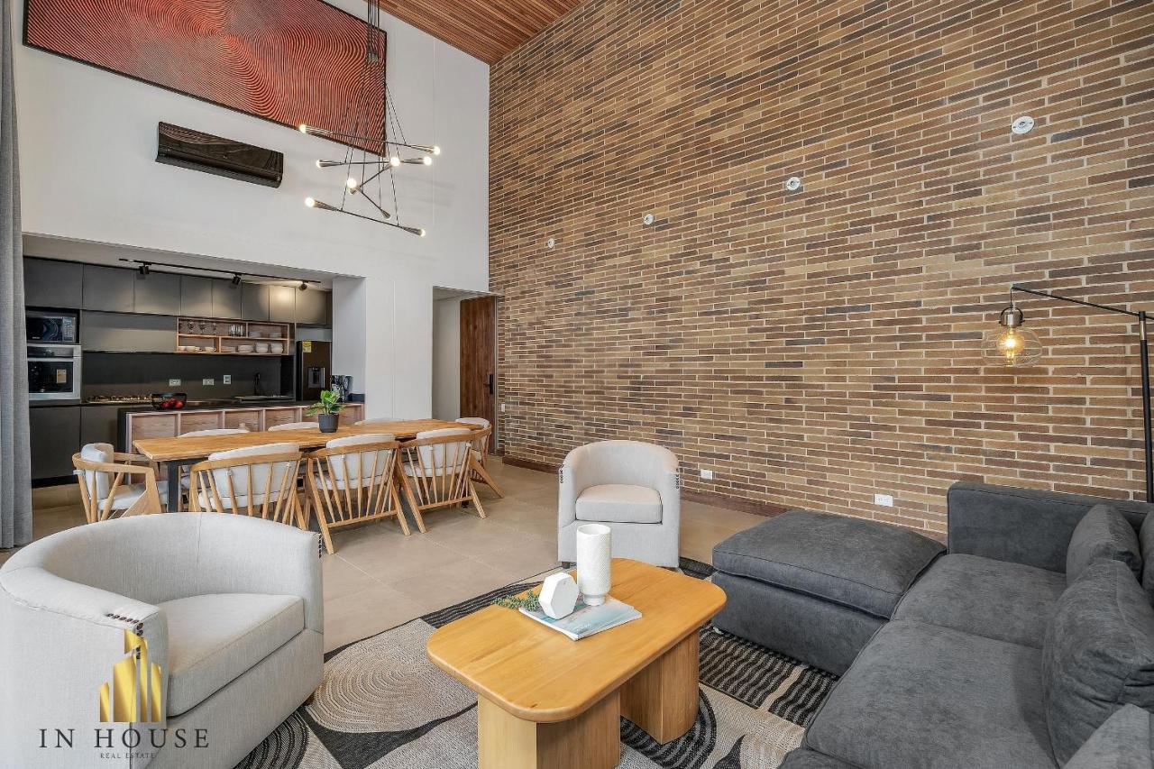 Morph 1302 - Spacious & private apt w BBQ/Jacuzzi - B&B El Pueblito