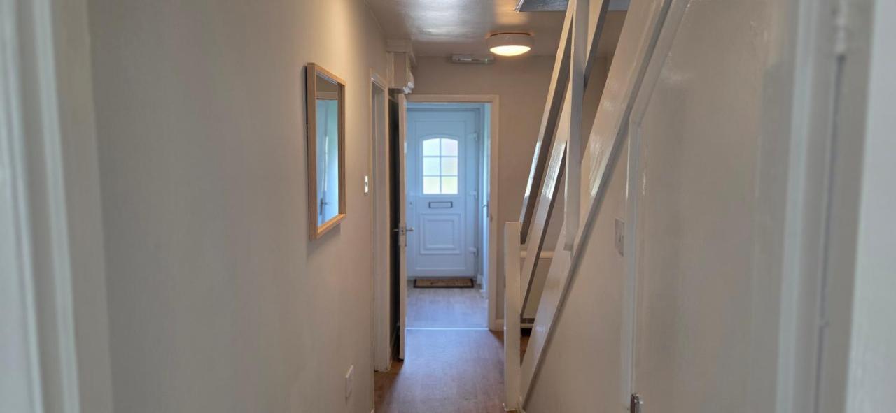 Langcliffe House - 3 Bed, Sleeps 5 - Garden, Parking & Wifi - Warwick - B&B Warwick