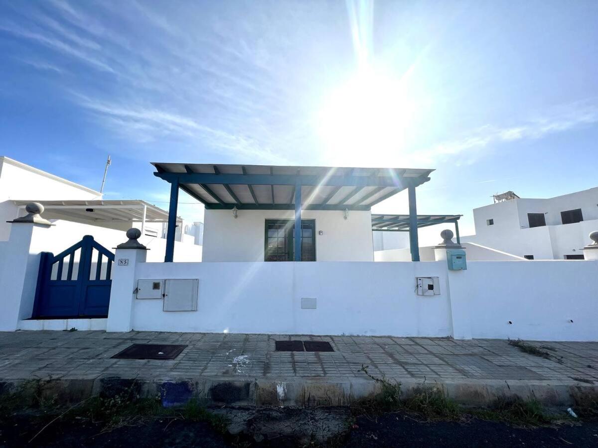 Casa Kalendra Rofe Tu refugio cerca del mar - B&B Guatiza