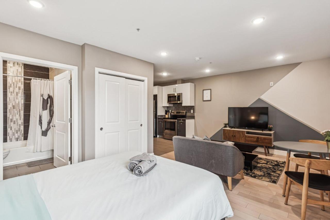Studio Apartment