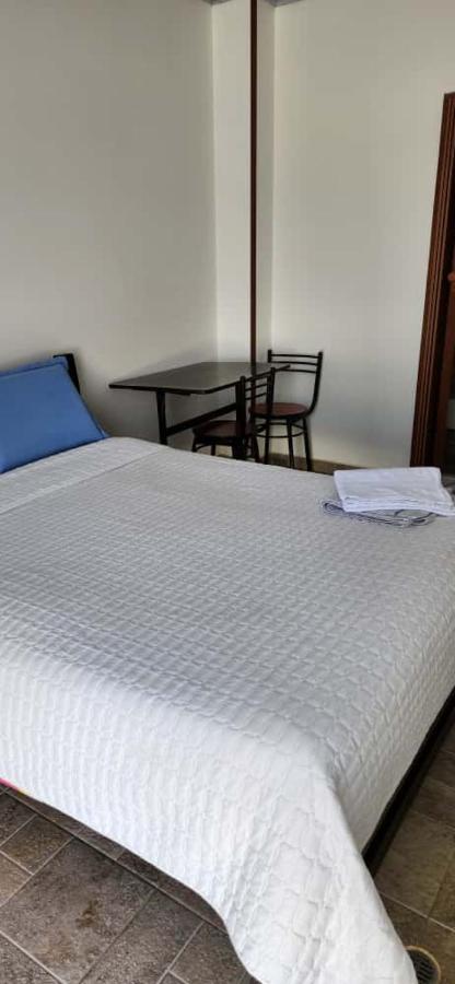 HABITACION EN CASA PARTICULAR A UNoS PASOS DE LA UNAD - B&B Tunja