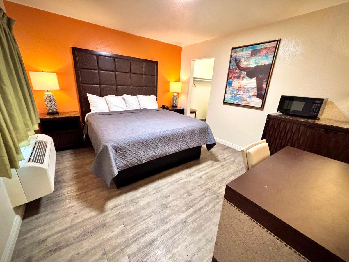 Standard King Room