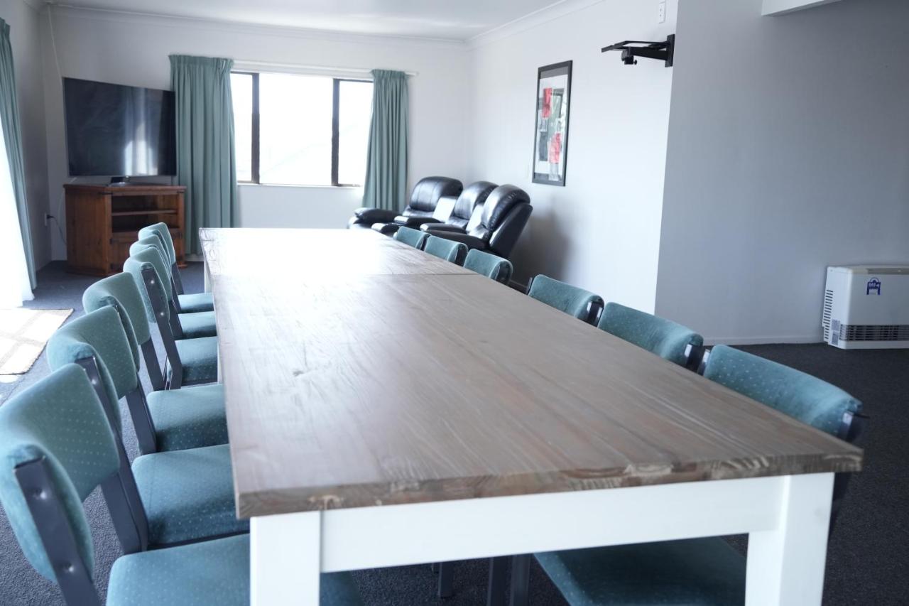 Four-Bedroom Apartment with Balcony