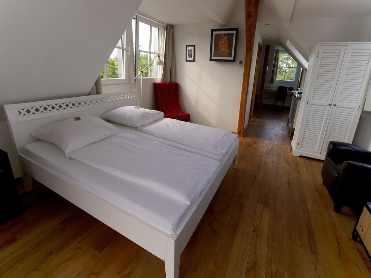 B&B Fribourg-en-Brisgau - Pension-Gaststätte Paradies - Bed and Breakfast Fribourg-en-Brisgau