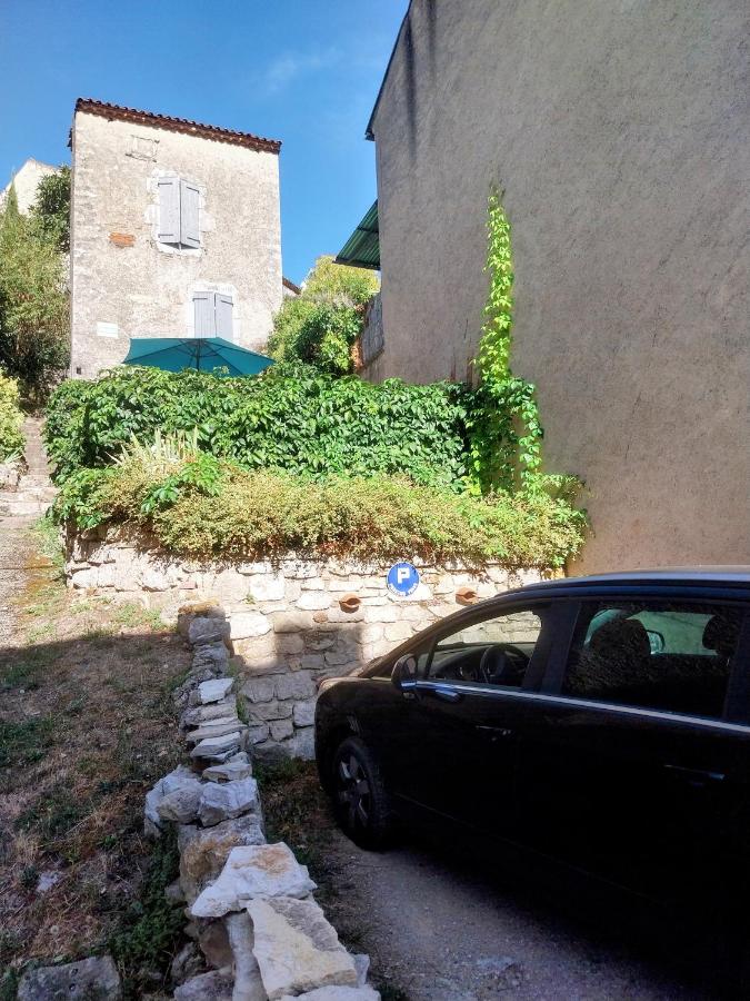Gîte Tour du Rocher - B&B Luzech