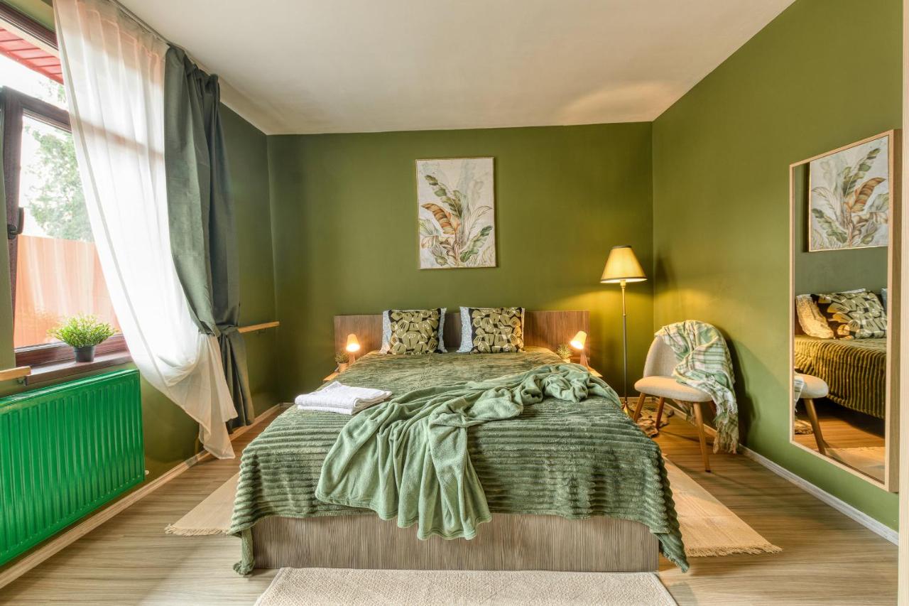 Glow Central Apartment - Chambres d’hôtes Târgu Mureş