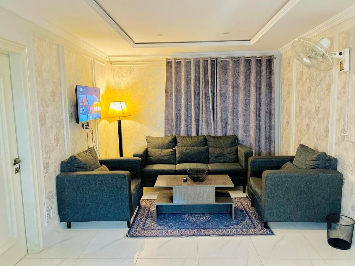 1 Bhk apartment Netflix, comfy self check-in - Bed and Breakfast Lahore