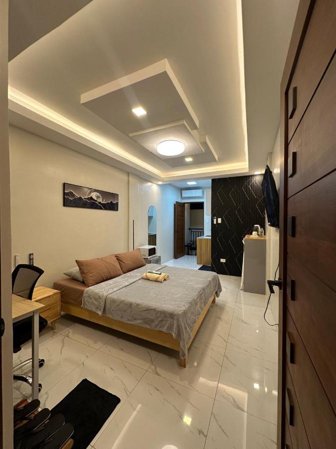 Casa Leveria Unit 8 with Balcony, Inquire Parking Availability - Ferienwohnung Imus