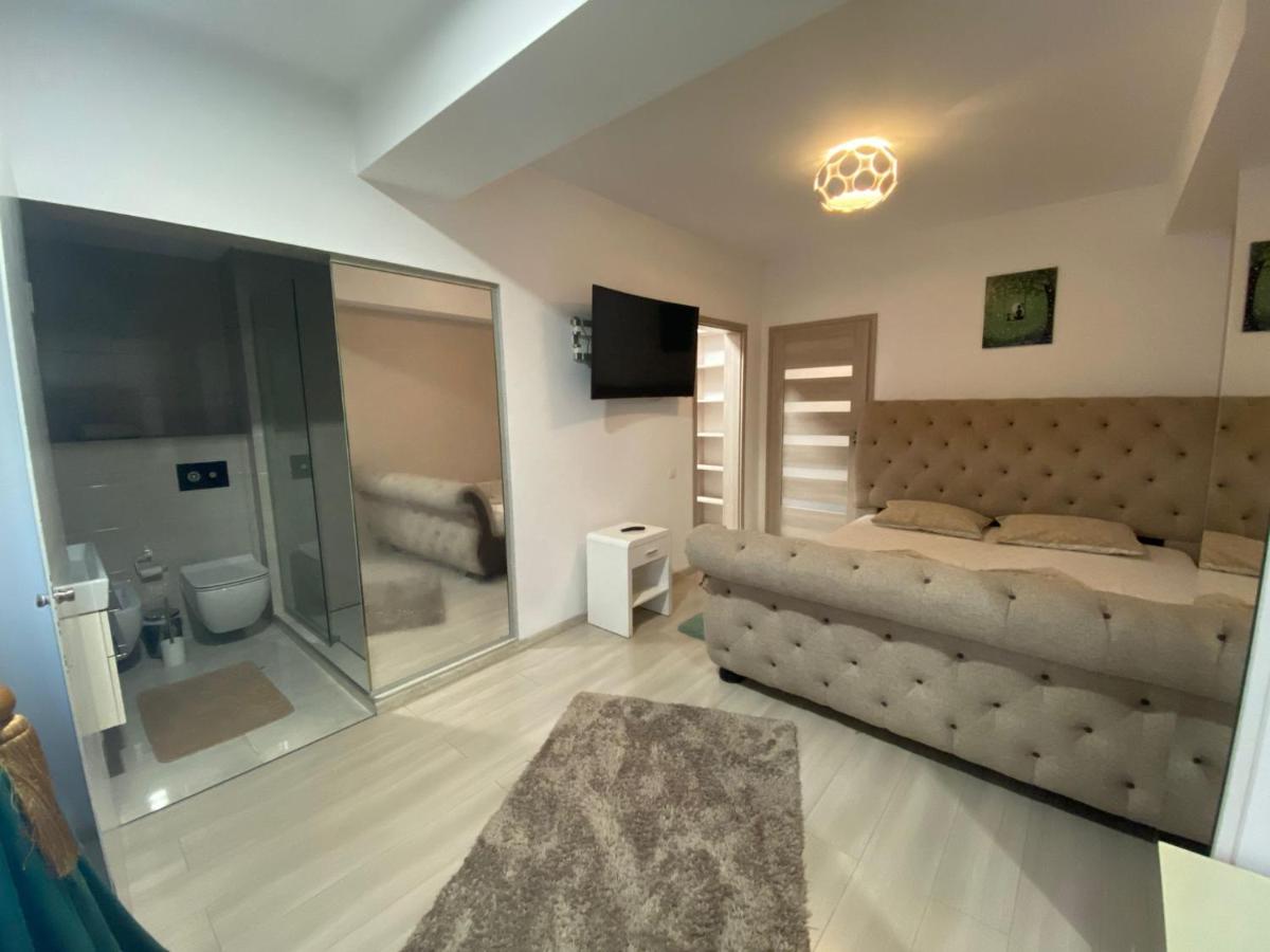 Laura's Residence Luxury - Chambres d’hôtes Craiova