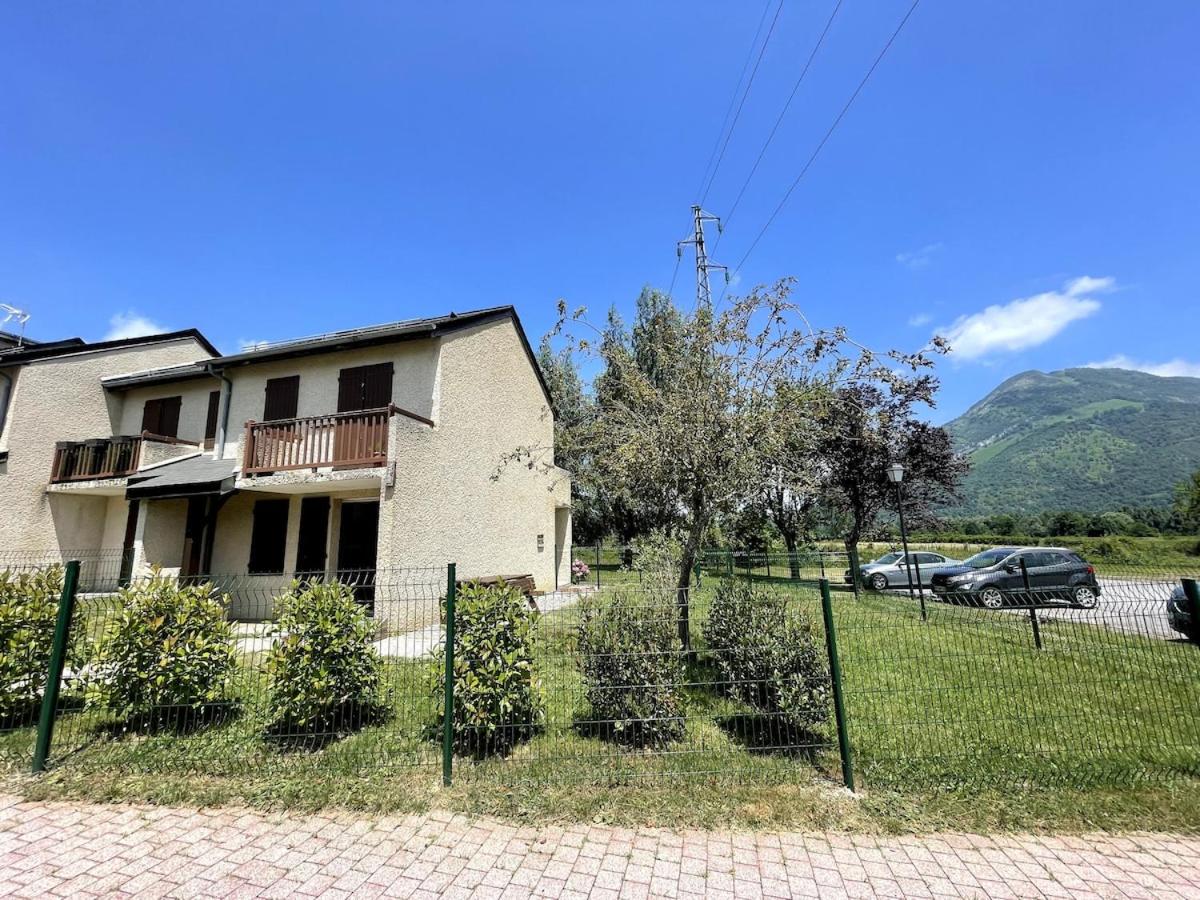 Jardin, vue montagnes, animaux OK, draps inclus - B&B Bielle