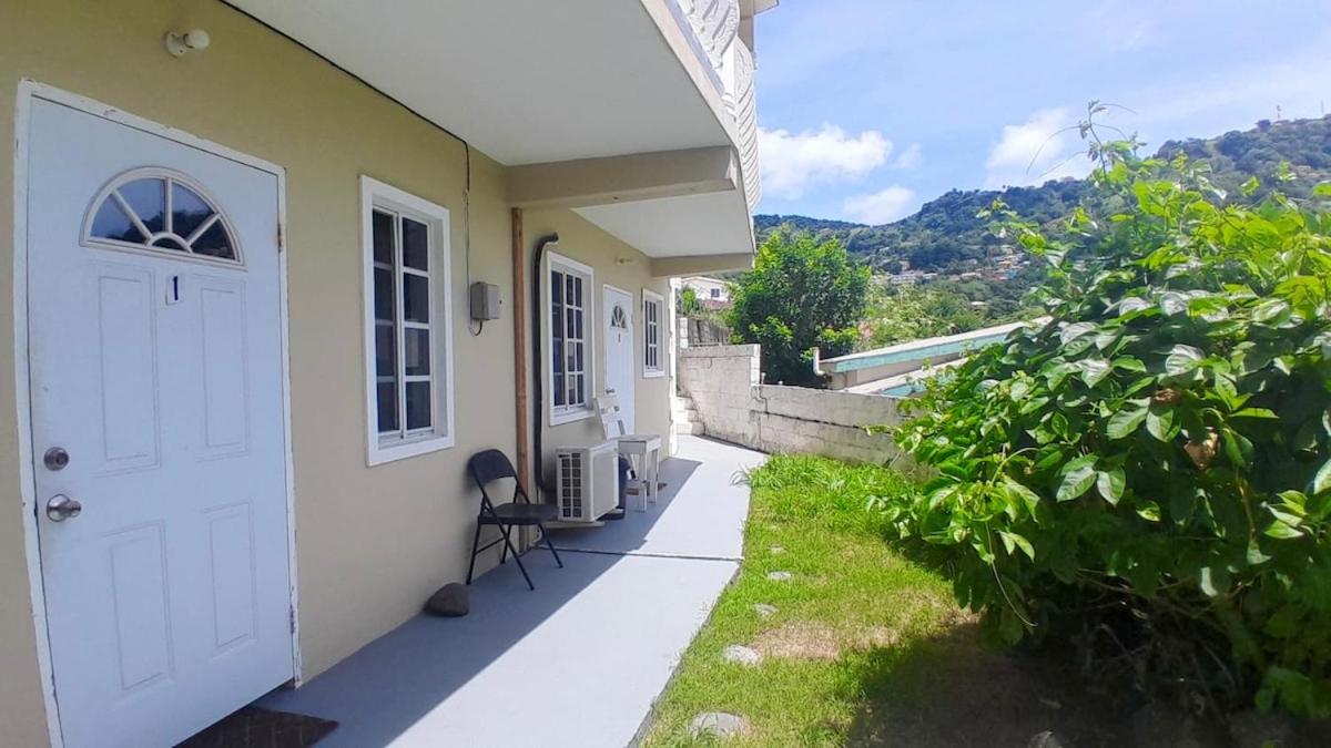 5 mins walk from Kingstown! - McKies Hill Suite #1 - Your Home Away from Home - Bed and Breakfast Kingstown