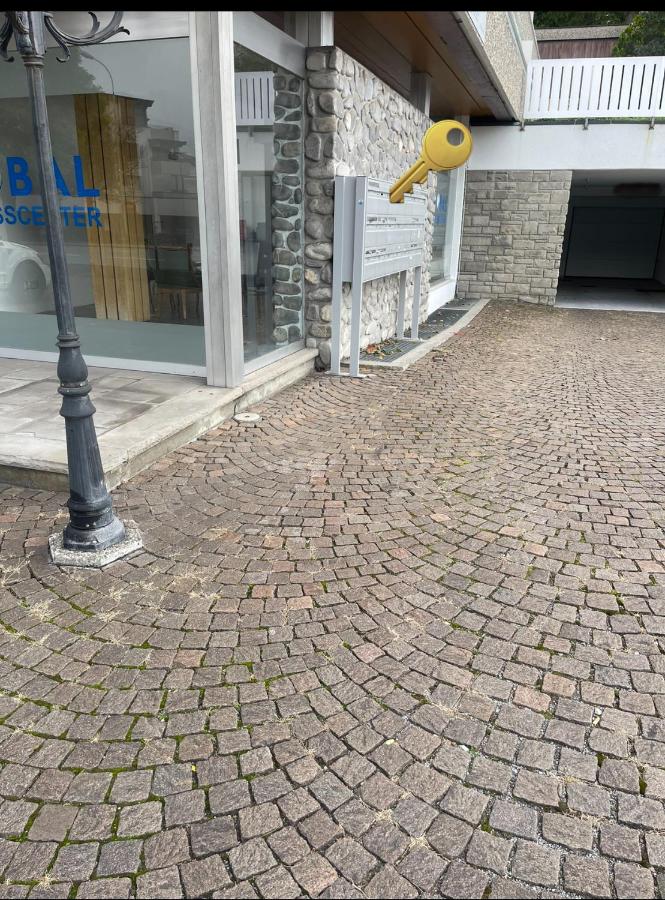 Modernes Luxus Apartment direkt neben Shopping und Bus - B&B Schaan