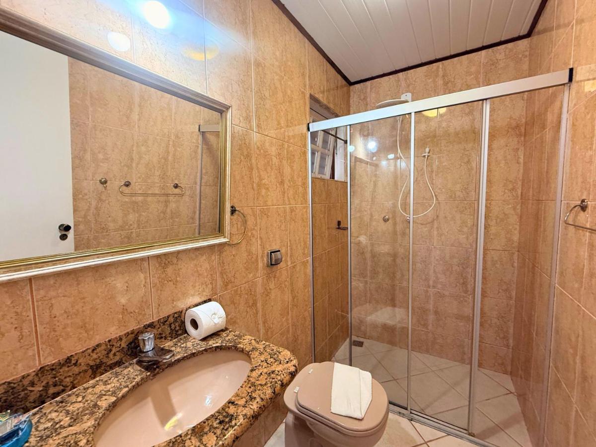 Camera Tripla Standard