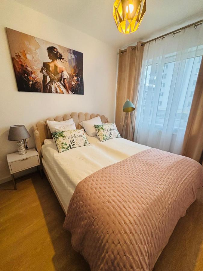 Lotus Apartments Impero oddzielna kuchnia 2 pokoje garaż - B&B Ostrołęka