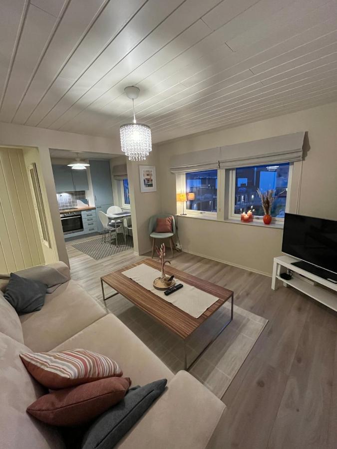 Modern Comfort in 1902 Wooden House, Tromsø Center - B&B Tromsø