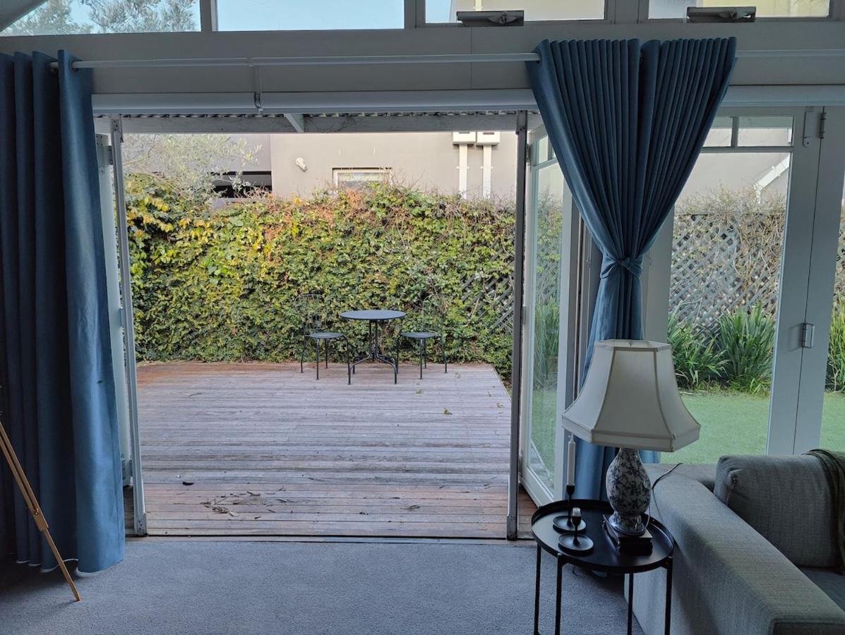 Elegant Art Deco Gem Cosy 3BR Retreat - B&B Carnegie