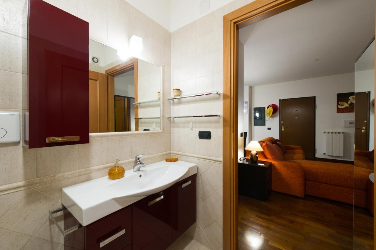 One-Bedroom Apartment with Balcony