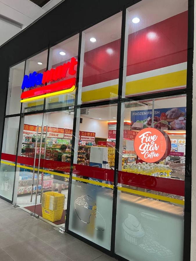 Greece Theme Boni MRT Train Edsa 1BR with Netflix Prime HBO Max Fast Internet Pool Light Mall - B&B Manila