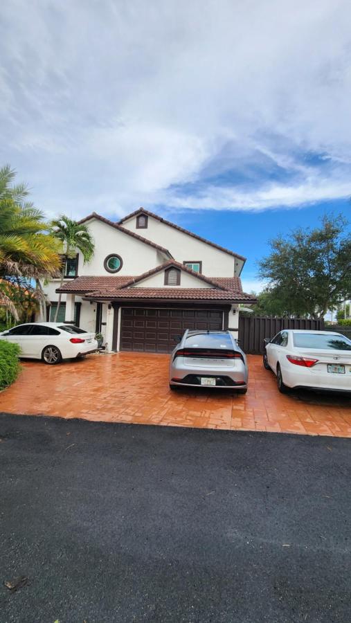 Blue Loft305 - B&B Hialeah