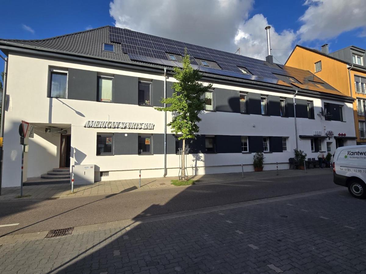 Top-Floor Hideaway for Two in Karlsruhe-Mühlburg - APOLONIAliving - Apt3 - B&B Karlsruhe