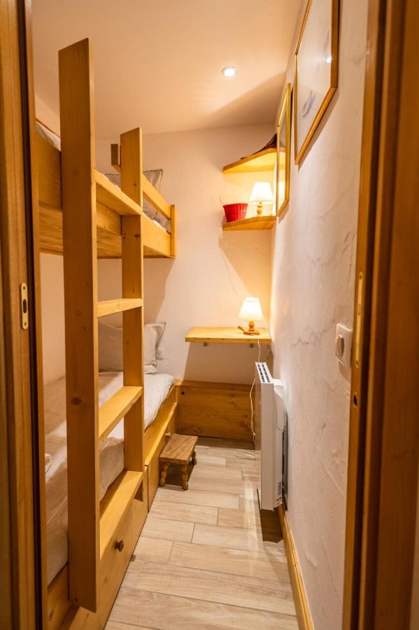 Gébroulaz #1 - 4 guests - Ski in - Ski out - B&B Méribel