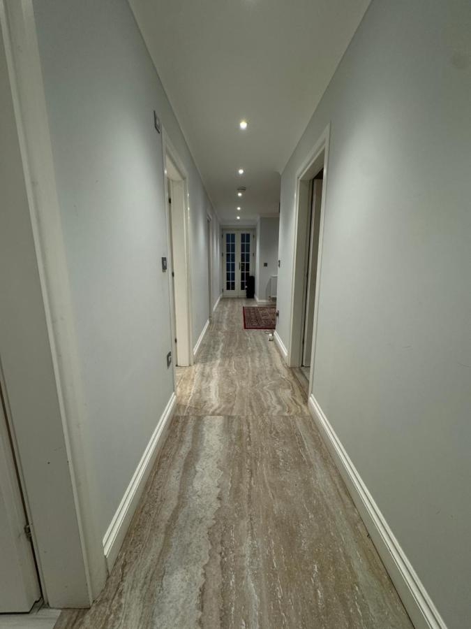 Modern Three-Bedroom Flat in Paddington - B&B London