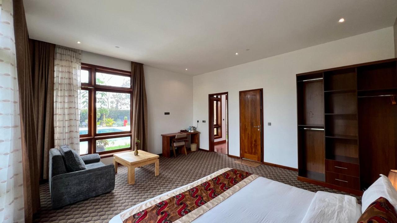 Triple Room with Pool View