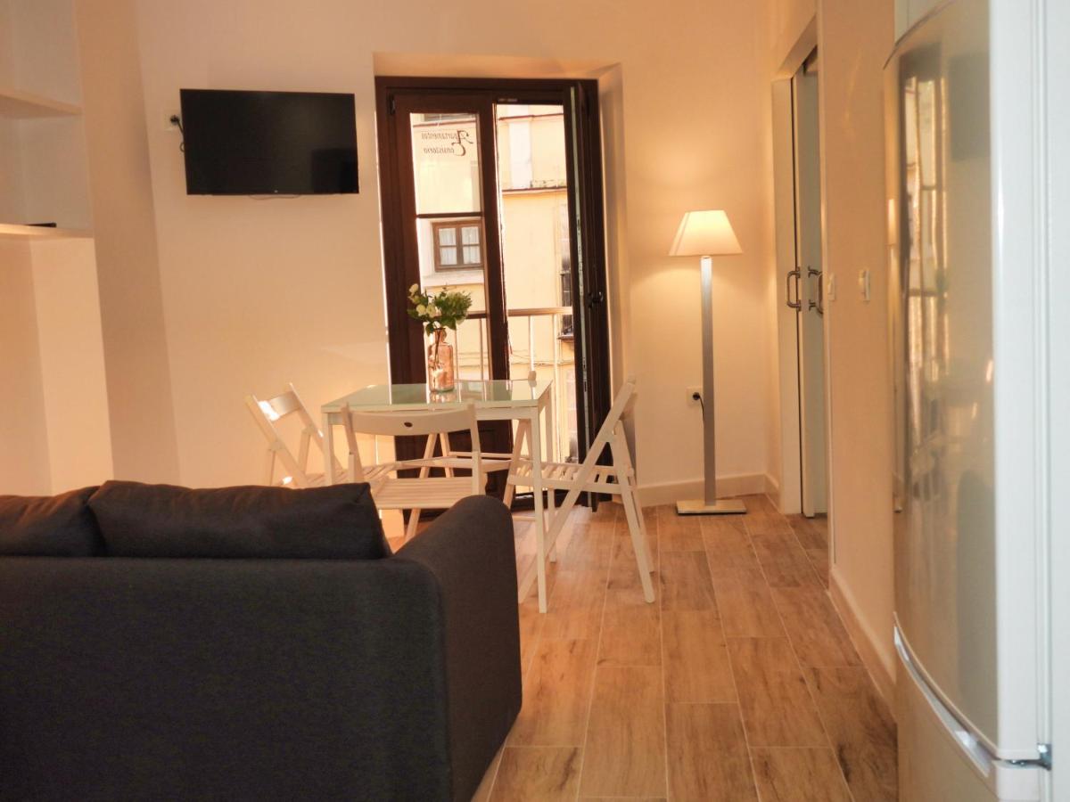 One-Bedroom Standard Apartment