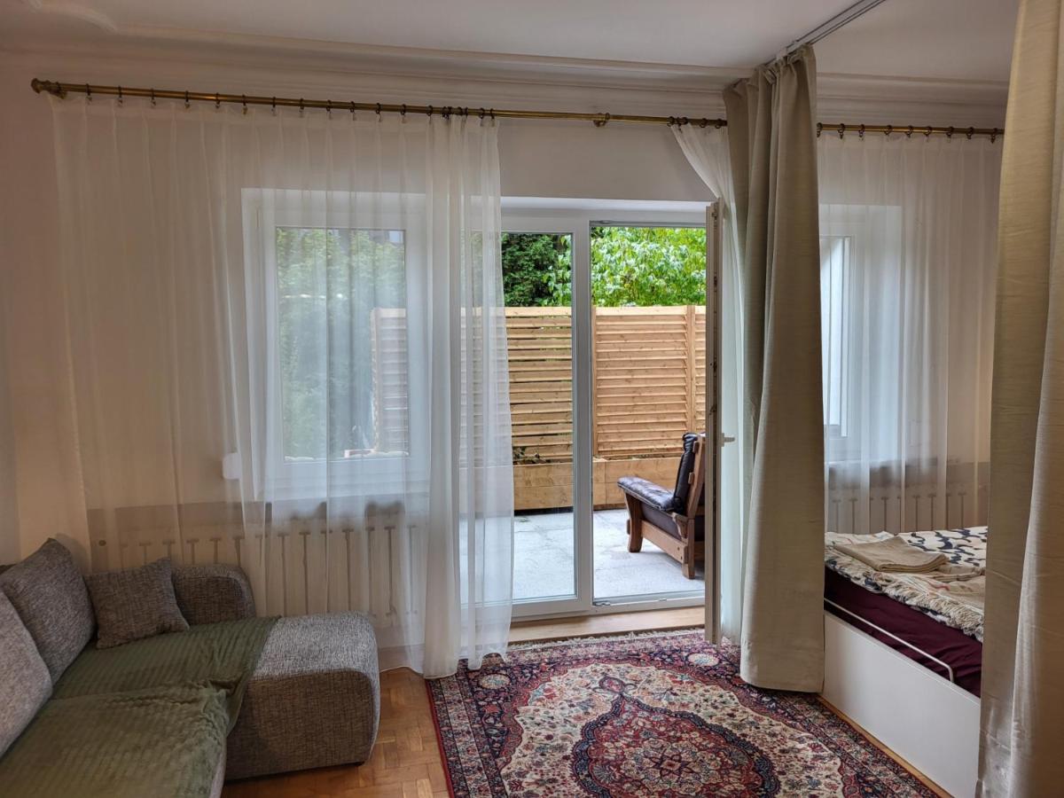 Apartament z tarasem ogrodowym - B&B Lodz