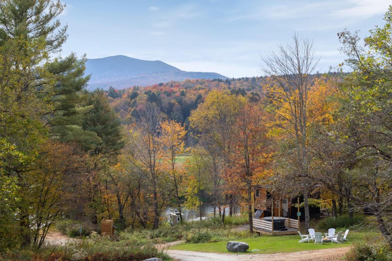 Modern Tiny House with hot tub & river near Stowe - B&B Johnson