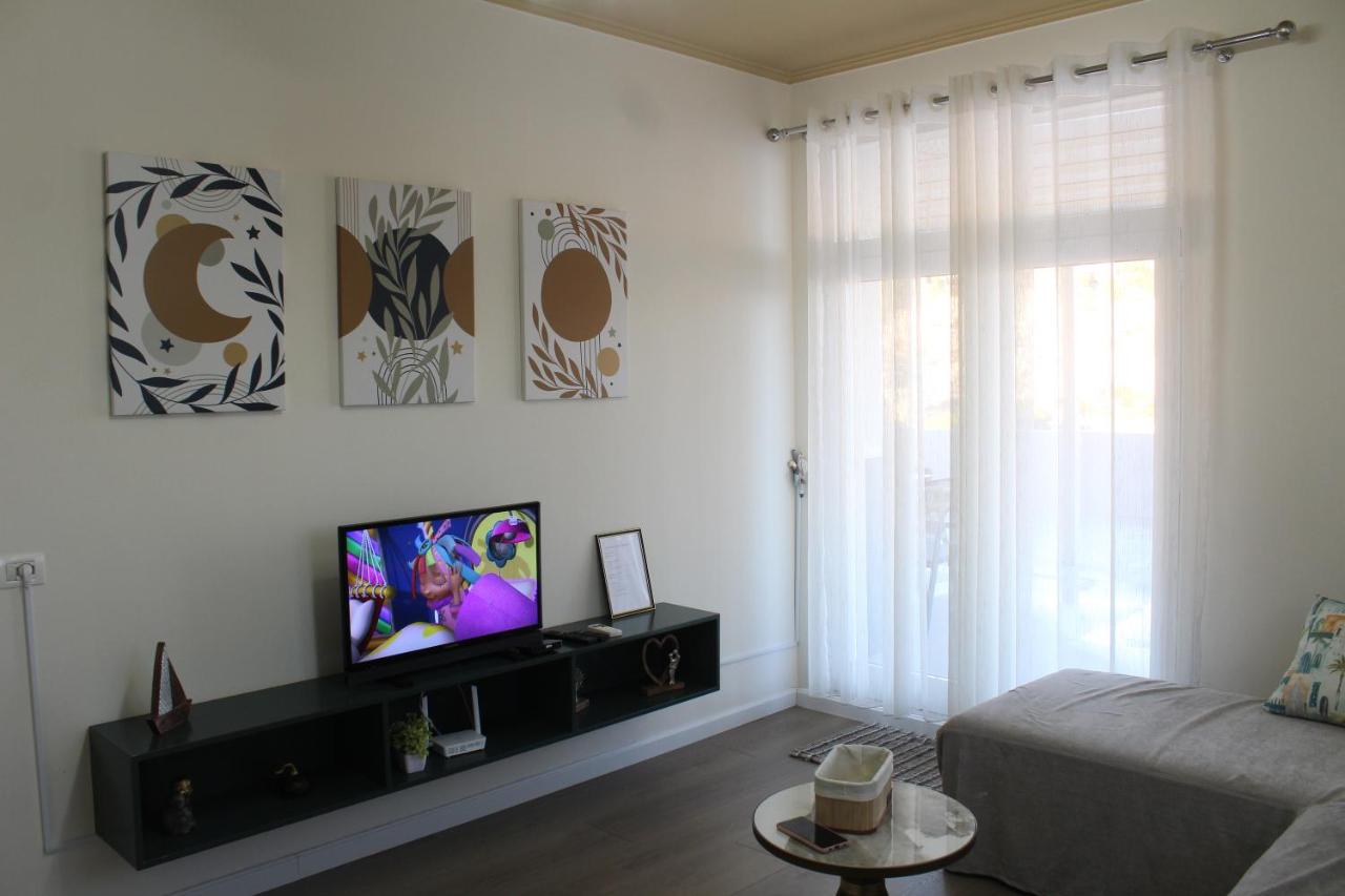 Sarandë TopView Apartment Portside - Bed and Breakfast Sarandë