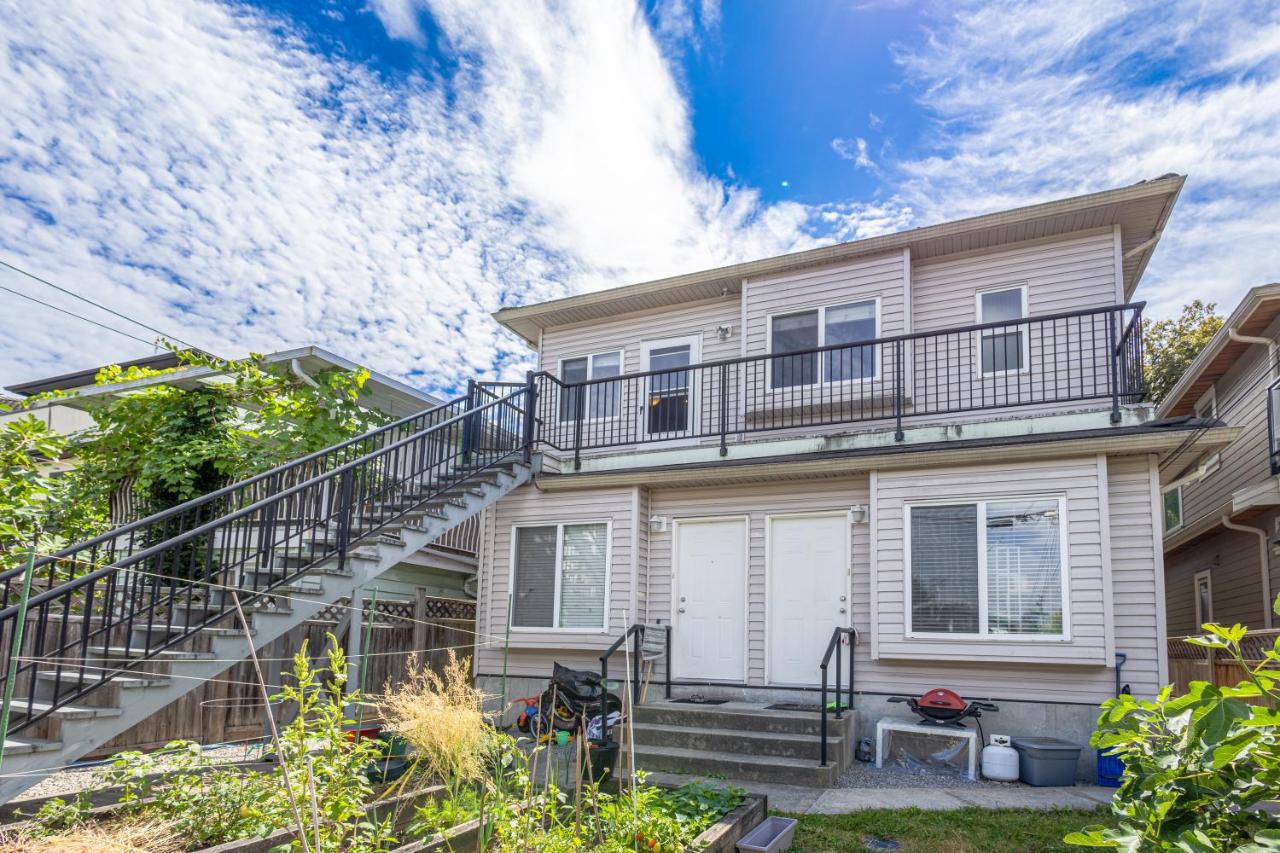 Central Spacious 3 Br Upstairs - B&B Vancouver