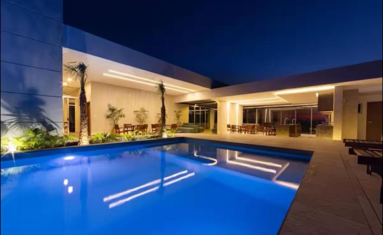 DEPARTAMENTO MODERNO EN EQUIPETROL DE LUJO CERCA DE MALL, SUPERMECADOS, VENTURA MALL y en la zona mas exclusiva de Santa Cruz - B&B Santa Cruz de la Sierra