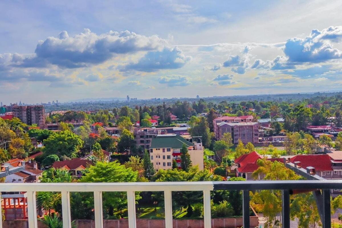 High floor Nairobi base for meetings, work and relaxation opposite garden city Thika road - B&B Nairobi