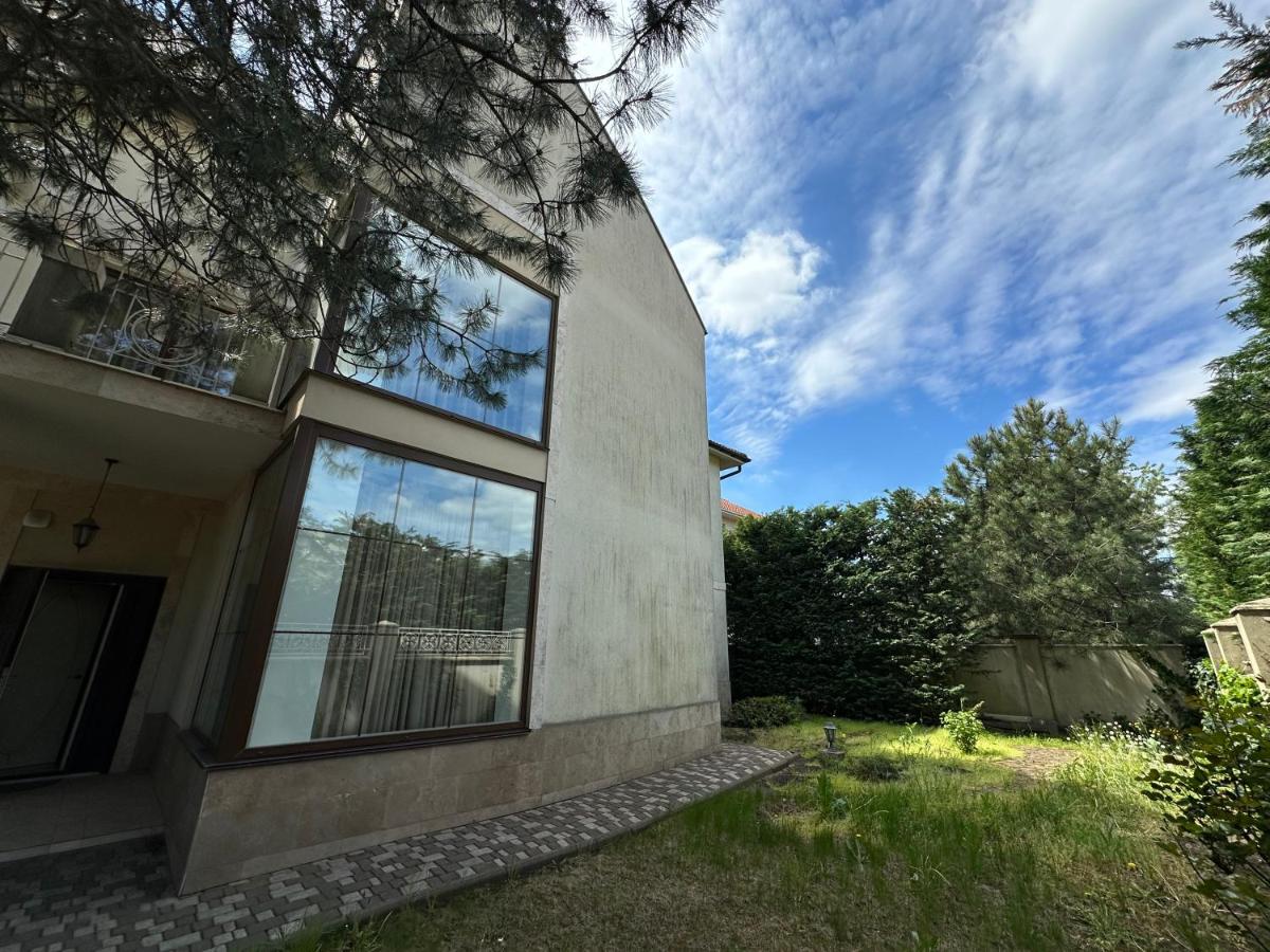 Cozy Family Villa - B&B Odesa