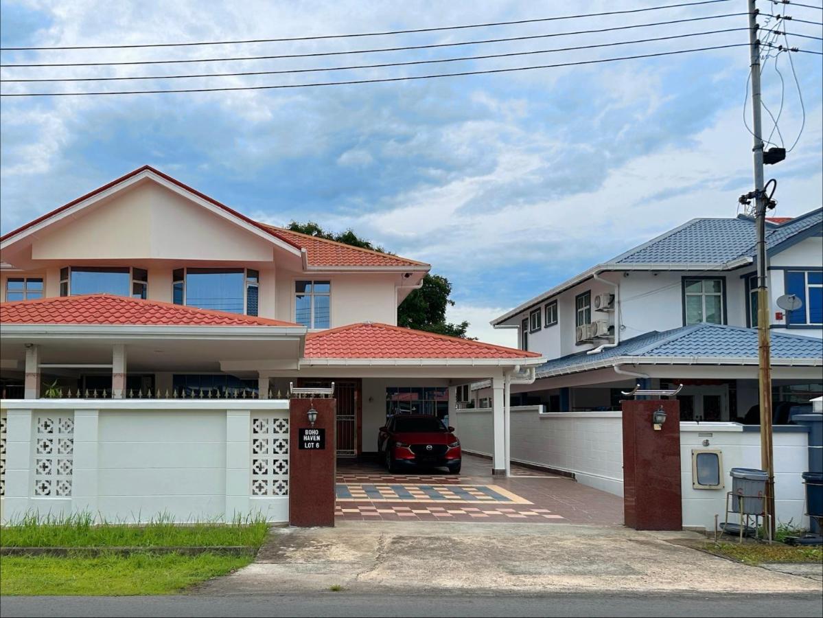 BohoHaven 半独立别墅 Semi D 5Rooms 3Bath 10 to 12 pax 15mins to KK City - Chambres d'hôtes Kota Kinabalu