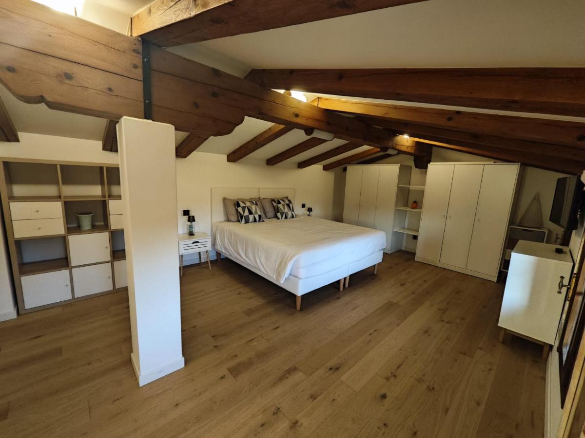 Kamer met Kingsize Bed