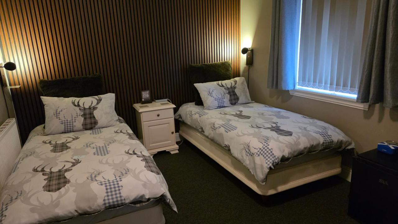 Twin Room with Shower