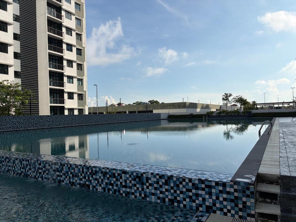 Desaru Utama Residence by Book My Stay - B&B Bandar Penawar