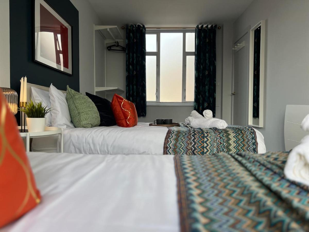 The Aviary - Lower - Spacious 3 bed Apartment - Bed and Breakfast Bournemouth