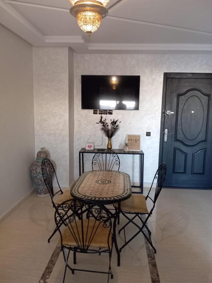 appartement spacieux et lumineux avec grand balcon - B&B Tangeri