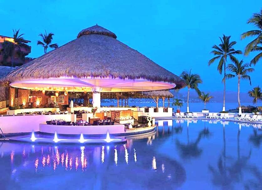 Ocean View 2BR Apt at Resort, 1 Block to the Beach - B&B Puerto Vallarta