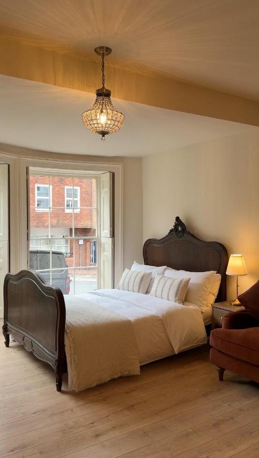 Romantic 1830 Georgian Apartment - Prime Location - Bed and Breakfast Tunbridge Wells
