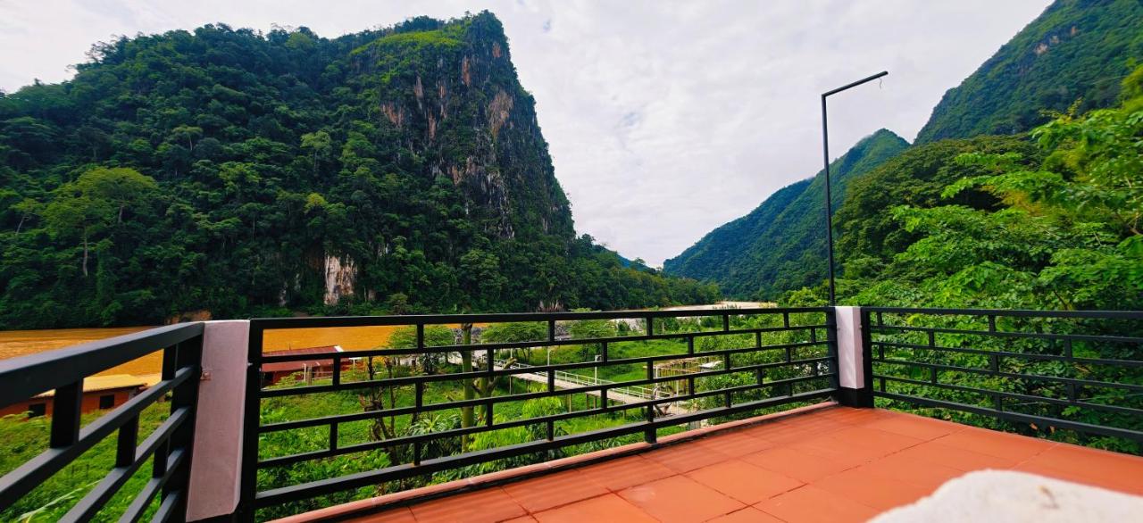 My village river side - B&B Nong Khiaw